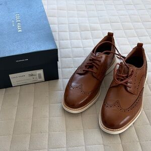 Cole Haan Men's Grandevolution Shrtw British Tan Leather Wingtip Derbys